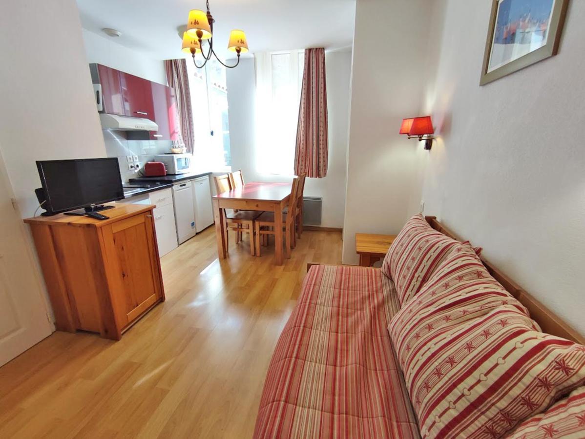 Pat 83, T2, Centre Luchon, Wifi, Casier A Skis, 4 Personnes Bagneres-de-Luchon Exterior photo